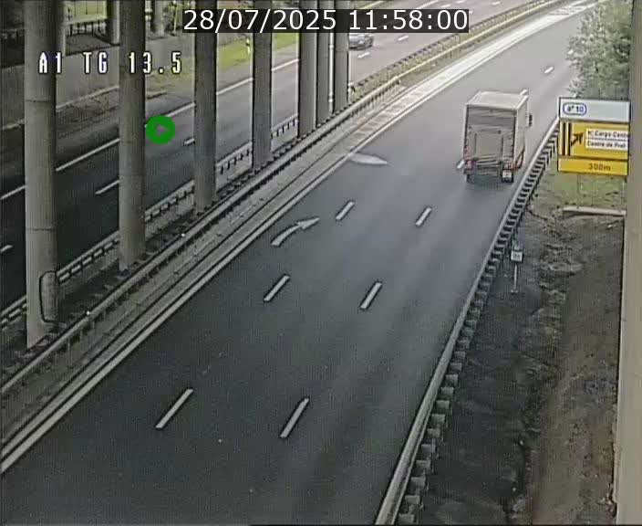 Traffic live webcam Luxembourg Senningen - A1 direction Luxembourg - BK 13.5