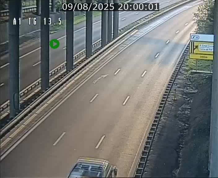 Traffic live webcam Luxembourg Senningen - A1 direction Luxembourg - BK 13.5