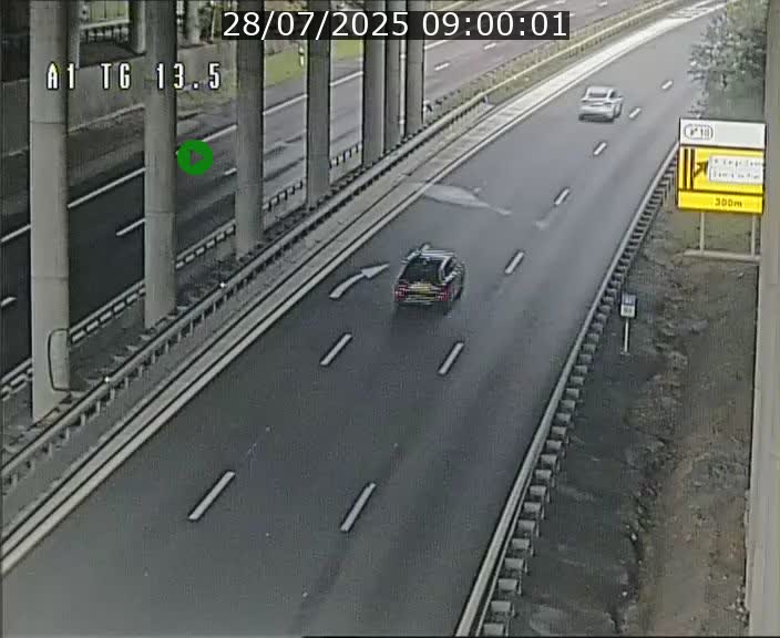 Traffic live webcam Luxembourg Senningen - A1 direction Luxembourg - BK 13.5