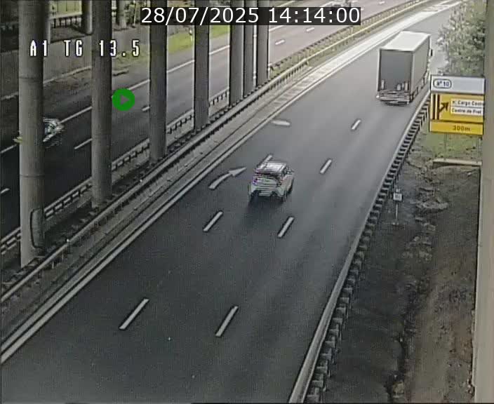 Traffic live webcam Luxembourg Senningen - A1 direction Luxembourg - BK 13.5