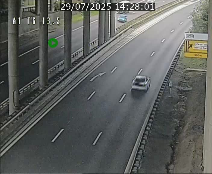 Traffic live webcam Luxembourg Senningen - A1 direction Luxembourg - BK 13.5