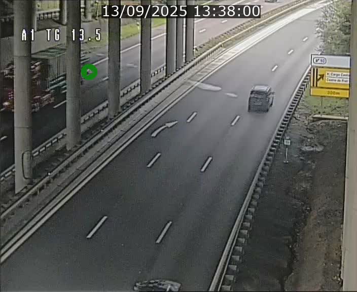 Traffic live webcam Luxembourg Senningen - A1 direction Luxembourg - BK 13.5
