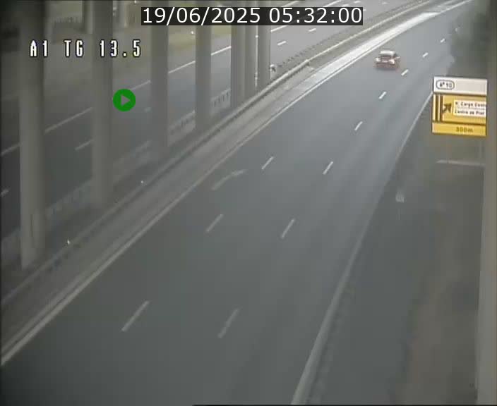 Traffic live webcam Luxembourg Senningen - A1 direction Luxembourg - BK 13.5