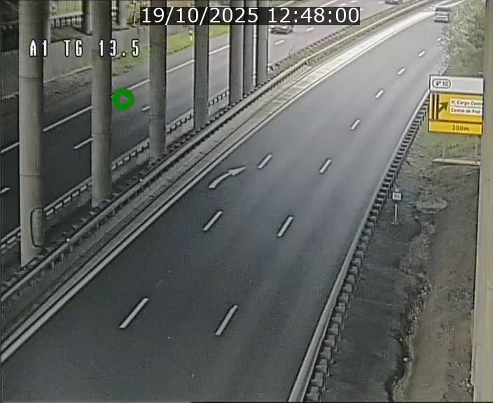 Traffic live webcam Luxembourg Senningen - A1 direction Luxembourg - BK 13.5