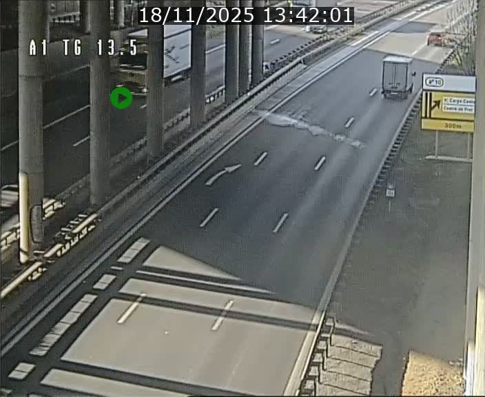 <h2>Traffic live webcam Luxembourg Senningen - A1 direction Luxembourg - BK 13.5</h2>