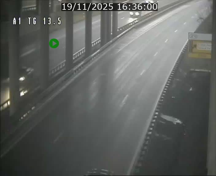 Traffic live webcam Luxembourg Senningen - A1 direction Luxembourg - BK 13.5