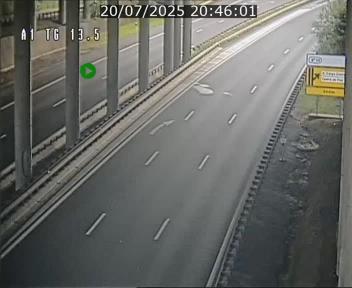 Traffic live webcam Luxembourg Senningen - A1 direction Luxembourg - BK 13.5