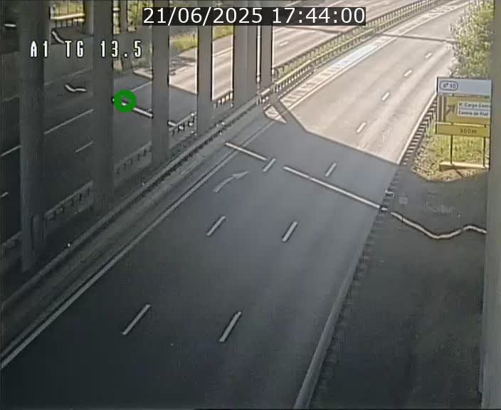 <h2>Traffic live webcam Luxembourg Senningen - A1 direction Luxembourg - BK 13.5</h2>