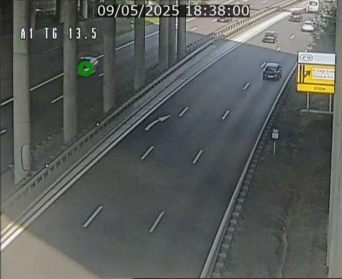 Traffic live webcam Luxembourg Senningen - A1 direction Luxembourg - BK 13.5