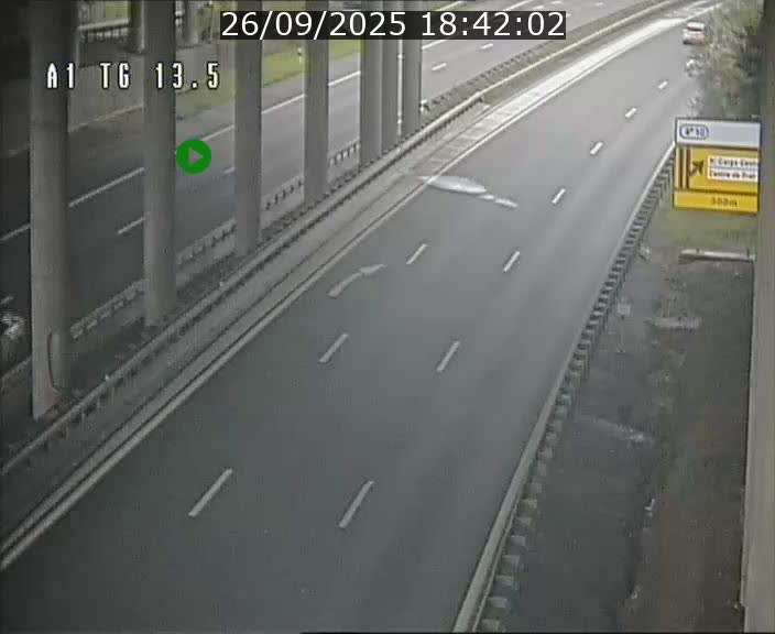 <h2>Traffic live webcam Luxembourg Senningen - A1 direction Luxembourg - BK 13.5</h2>