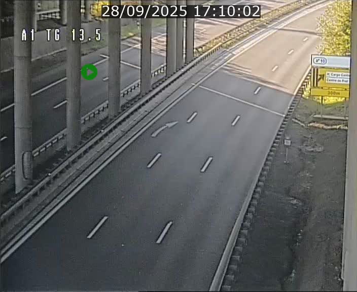 <h2>Traffic live webcam Luxembourg Senningen - A1 direction Luxembourg - BK 13.5</h2>