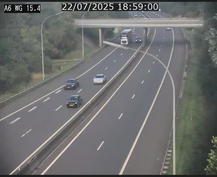 <h2>Traffic live webcam Luxembourg Capellen - A6 - BK 15.4 - direction Luxembourg/France/Allemagne</h2>