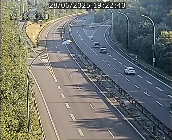 <h2>Webcam traffic A4 Luxembourg - BK 3.8 - Leudelange (direction Esch sur Alzette)</h2>