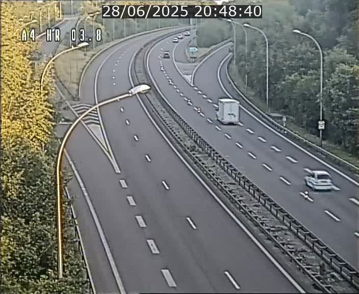 <h2>Webcam traffic A4 Luxembourg - BK 3.8 - Leudelange (direction Esch sur Alzette)</h2>