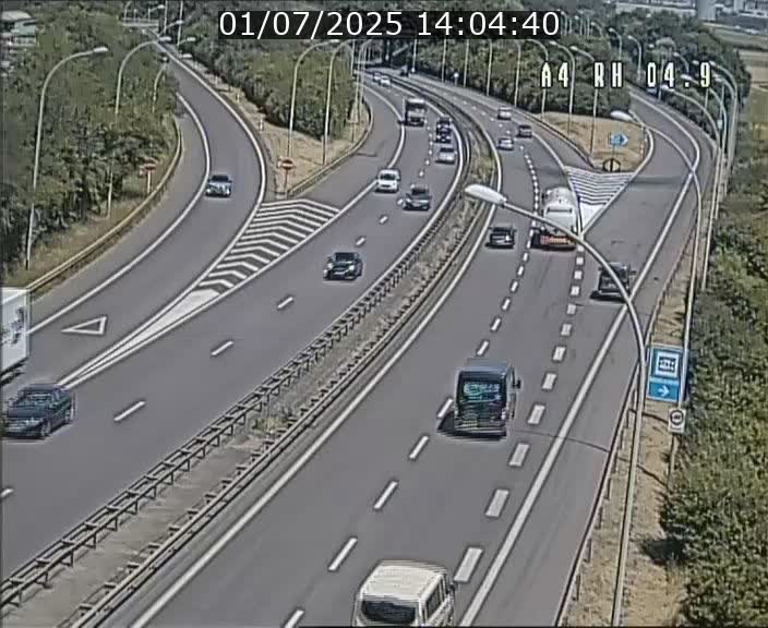<h2>Traffic live webcam Luxembourg Leudelange - A4 - BK 4.9 - direction Luxembourg</h2>