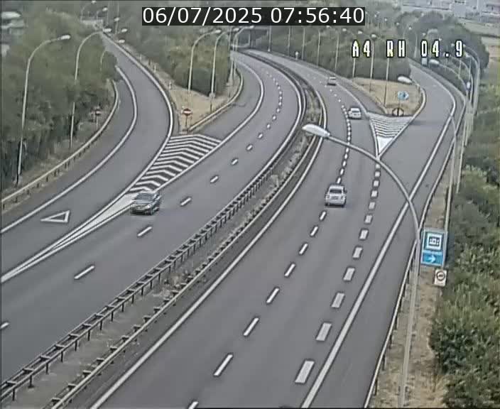 <h2>Traffic live webcam Luxembourg Leudelange - A4 - BK 4.9 - direction Luxembourg</h2>