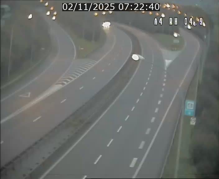 <h2>Traffic live webcam Luxembourg Leudelange - A4 - BK 4.9 - direction Luxembourg</h2>