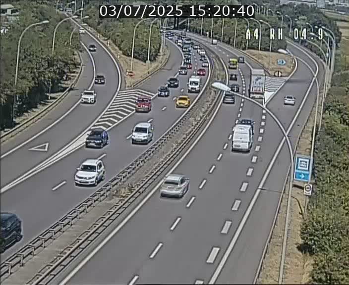 <h2>Traffic live webcam Luxembourg Leudelange - A4 - BK 4.9 - direction Luxembourg</h2>