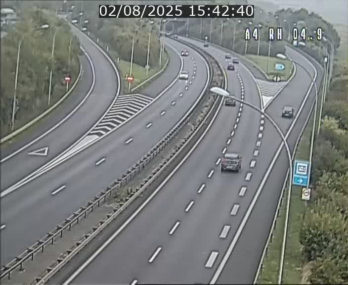 <h2>Traffic live webcam Luxembourg Leudelange - A4 - BK 4.9 - direction Luxembourg</h2>