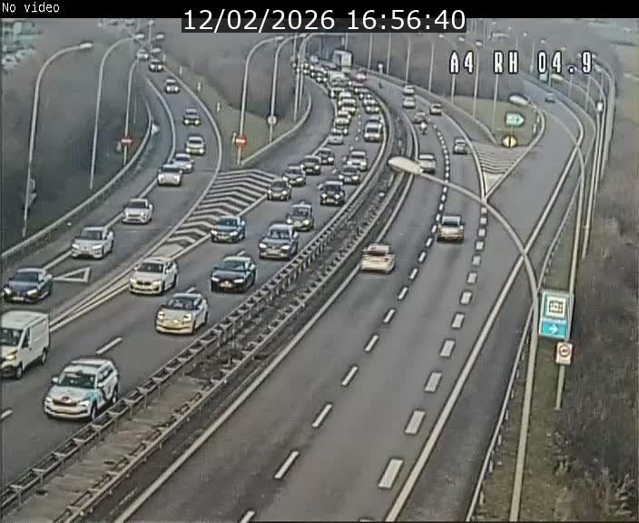 <h2>Traffic live webcam Luxembourg Leudelange - A4 - BK 4.9 - direction Luxembourg</h2>