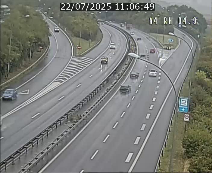 <h2>Traffic live webcam Luxembourg Leudelange - A4 - BK 4.9 - direction Luxembourg</h2>