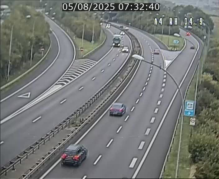 <h2>Traffic live webcam Luxembourg Leudelange - A4 - BK 4.9 - direction Luxembourg</h2>