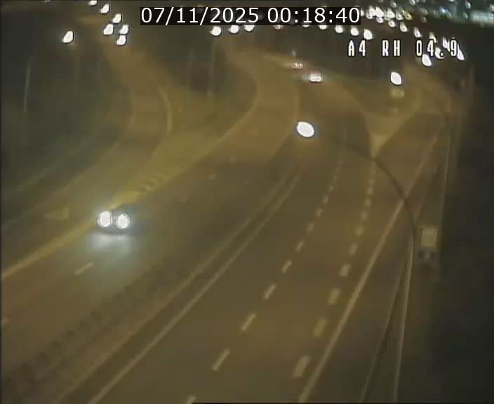 <h2>Traffic live webcam Luxembourg Leudelange - A4 - BK 4.9 - direction Luxembourg</h2>