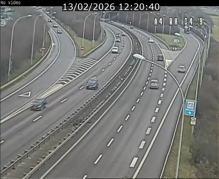 <h2>Traffic live webcam Luxembourg Leudelange - A4 - BK 4.9 - direction Luxembourg</h2>