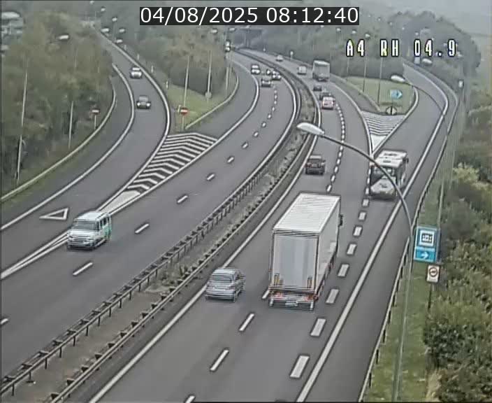 <h2>Traffic live webcam Luxembourg Leudelange - A4 - BK 4.9 - direction Luxembourg</h2>