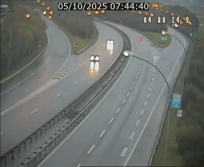 <h2>Traffic live webcam Luxembourg Leudelange - A4 - BK 4.9 - direction Luxembourg</h2>