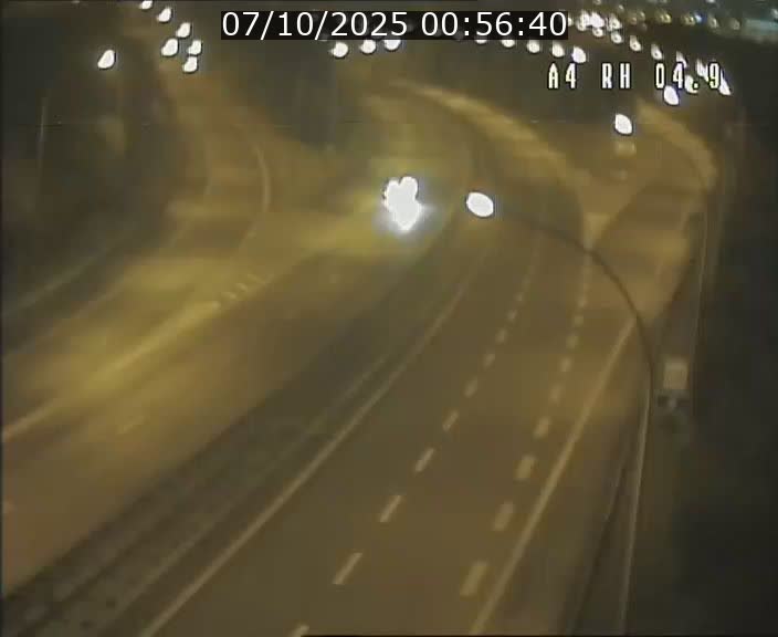 <h2>Traffic live webcam Luxembourg Leudelange - A4 - BK 4.9 - direction Luxembourg</h2>