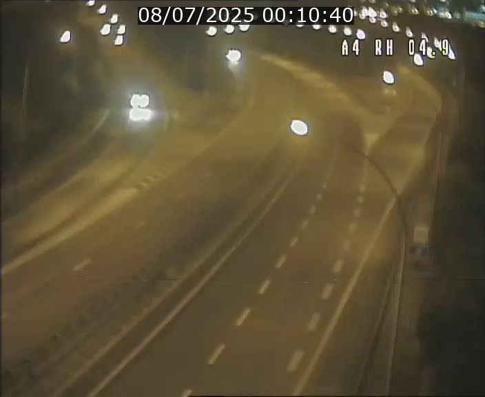 <h2>Traffic live webcam Luxembourg Leudelange - A4 - BK 4.9 - direction Luxembourg</h2>