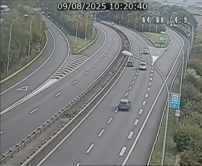 <h2>Traffic live webcam Luxembourg Leudelange - A4 - BK 4.9 - direction Luxembourg</h2>