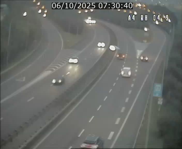 <h2>Traffic live webcam Luxembourg Leudelange - A4 - BK 4.9 - direction Luxembourg</h2>