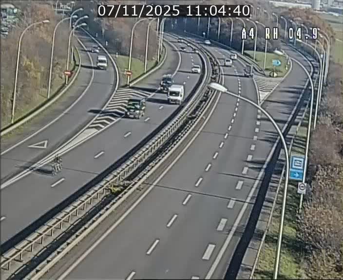 <h2>Traffic live webcam Luxembourg Leudelange - A4 - BK 4.9 - direction Luxembourg</h2>