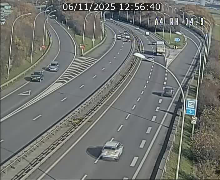 <h2>Traffic live webcam Luxembourg Leudelange - A4 - BK 4.9 - direction Luxembourg</h2>