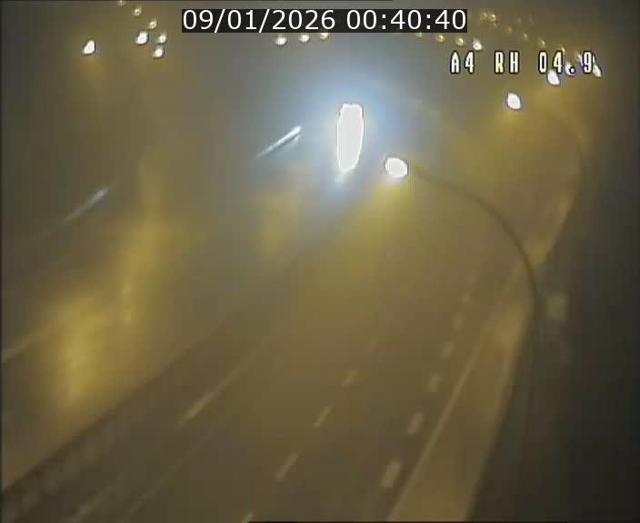 <h2>Traffic live webcam Luxembourg Leudelange - A4 - BK 4.9 - direction Luxembourg</h2>