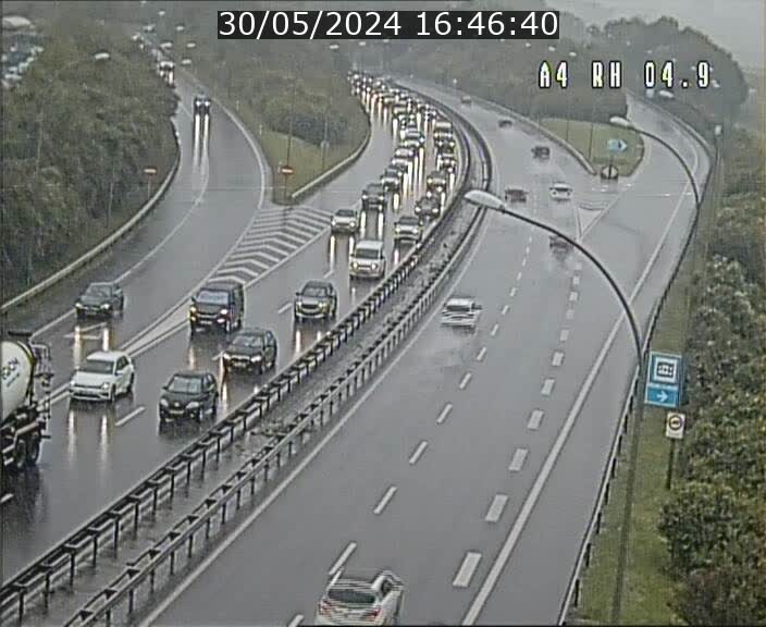 <h2>Traffic live webcam Luxembourg Leudelange - A4 - BK 4.9 - direction Luxembourg</h2>