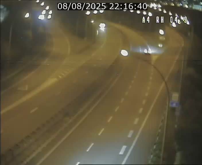 <h2>Traffic live webcam Luxembourg Leudelange - A4 - BK 4.9 - direction Luxembourg</h2>