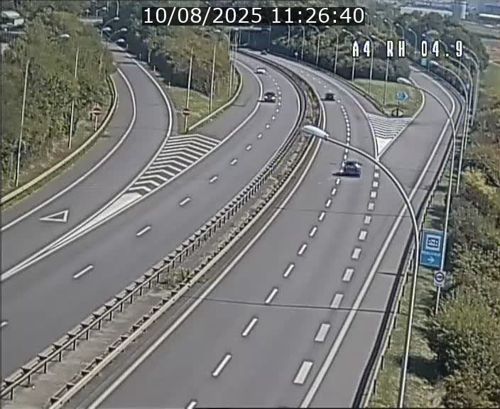 <h2>Traffic live webcam Luxembourg Leudelange - A4 - BK 4.9 - direction Luxembourg</h2>