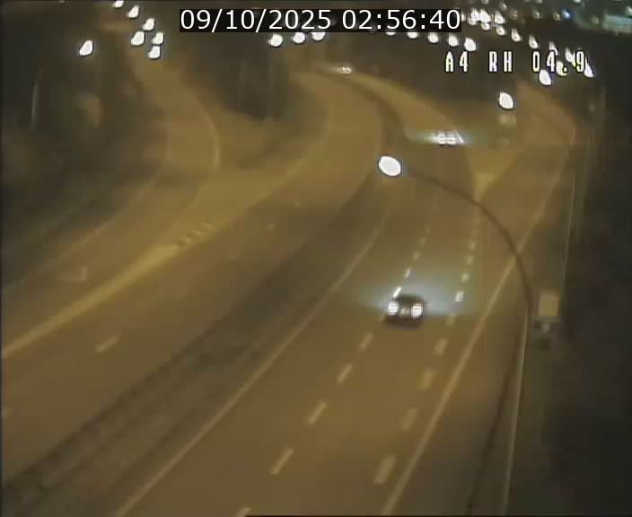 <h2>Traffic live webcam Luxembourg Leudelange - A4 - BK 4.9 - direction Luxembourg</h2>