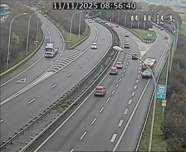 <h2>Traffic live webcam Luxembourg Leudelange - A4 - BK 4.9 - direction Luxembourg</h2>