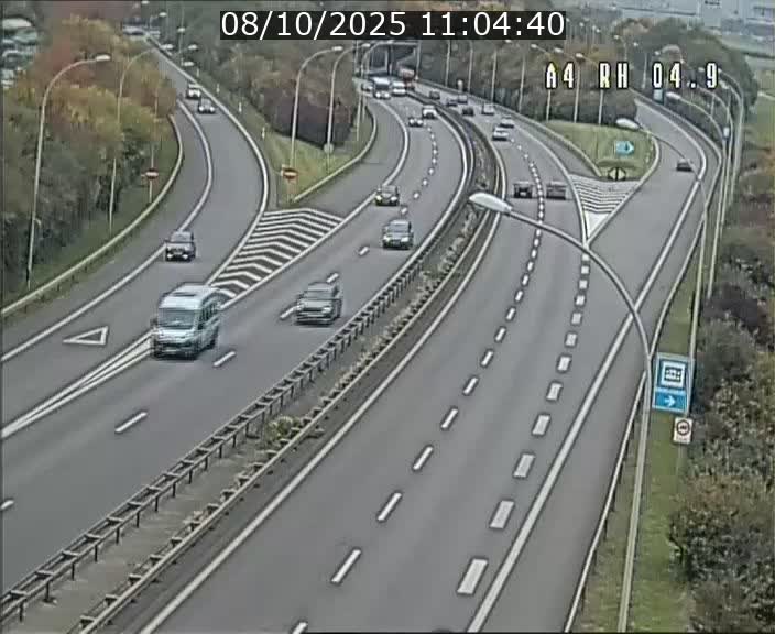<h2>Traffic live webcam Luxembourg Leudelange - A4 - BK 4.9 - direction Luxembourg</h2>