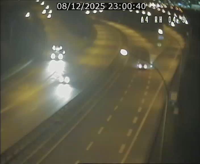 <h2>Traffic live webcam Luxembourg Leudelange - A4 - BK 4.9 - direction Luxembourg</h2>
