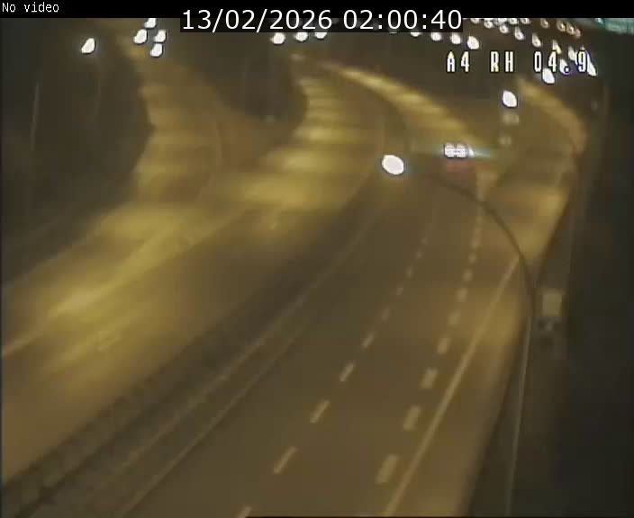 <h2>Traffic live webcam Luxembourg Leudelange - A4 - BK 4.9 - direction Luxembourg</h2>