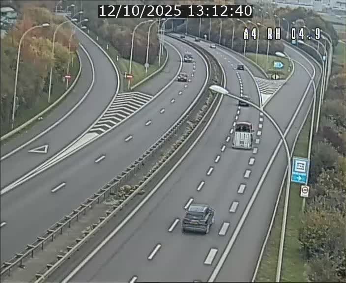 <h2>Traffic live webcam Luxembourg Leudelange - A4 - BK 4.9 - direction Luxembourg</h2>