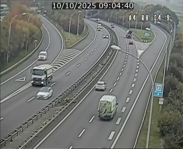 <h2>Traffic live webcam Luxembourg Leudelange - A4 - BK 4.9 - direction Luxembourg</h2>