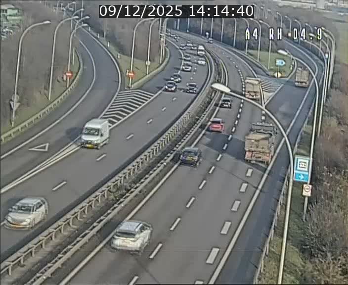 <h2>Traffic live webcam Luxembourg Leudelange - A4 - BK 4.9 - direction Luxembourg</h2>