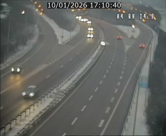 Traffic live webcam Luxembourg Leudelange - A4 - BK 4.9 - direction Luxembourg