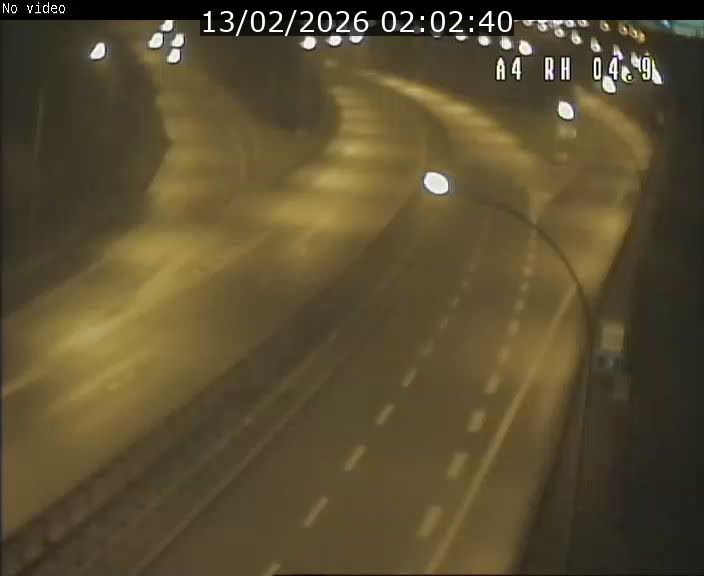 <h2>Traffic live webcam Luxembourg Leudelange - A4 - BK 4.9 - direction Luxembourg</h2>
